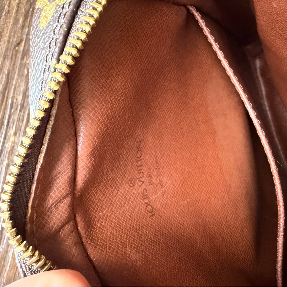 Louis Vuitton Danube Monogram Crossbody Shoulder Bag Vintage LV - Picture 13 of 14